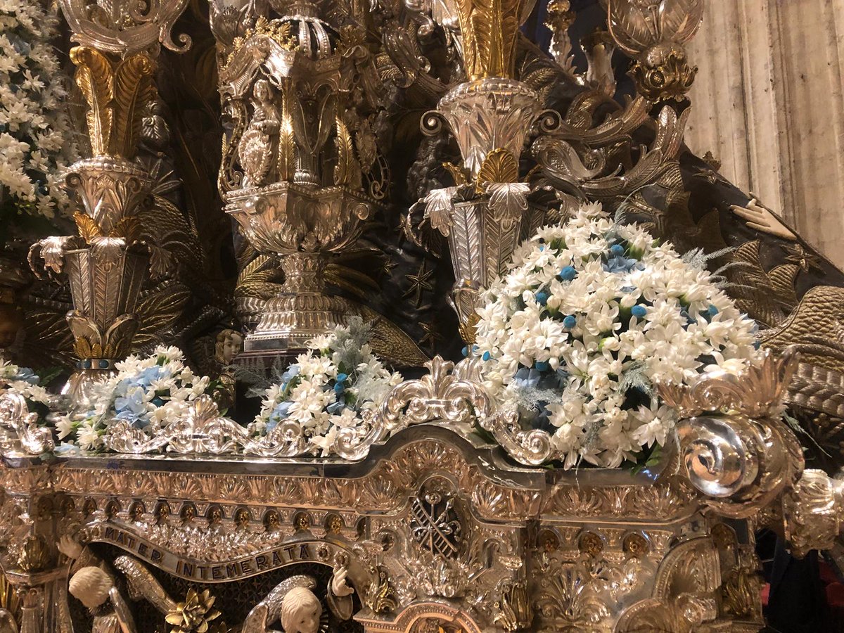 Hdadlosnegritos's tweet photo. El paso de la Virgen ya está preparado por @JaviGrado con su nueva puesta de flores para la procesión triunfal de regreso.
#ÁngelesCoronación
#ReinaySeñoraNuestra
#18mayo2019 https://t.co/eJkcSKE4Zg