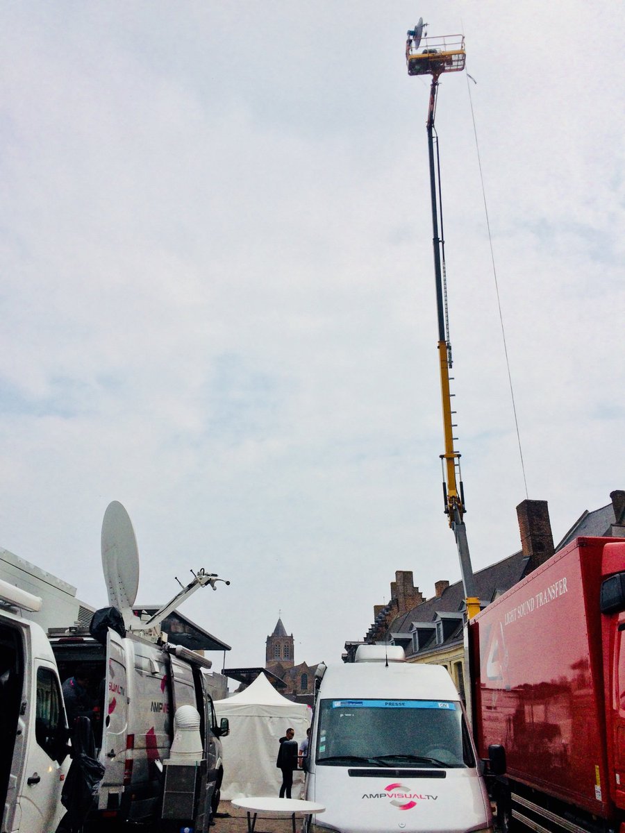 SylvainMausolf's tweet photo. Les équipes de l’IXIPROD 1 d’@ampvisualtv sur les routes du Nord pour les @4JDDunkerque avec la @FactoryRf pour les motos et l’hélico, @LetseeDigital pour l’habillage et #ixilive à la transmission. A suivre jusqu’à demain sur @CorsaireTV et @EurosportFrance ! #Cassel #4jdd #velo https://t.co/7v7gD0O4eY