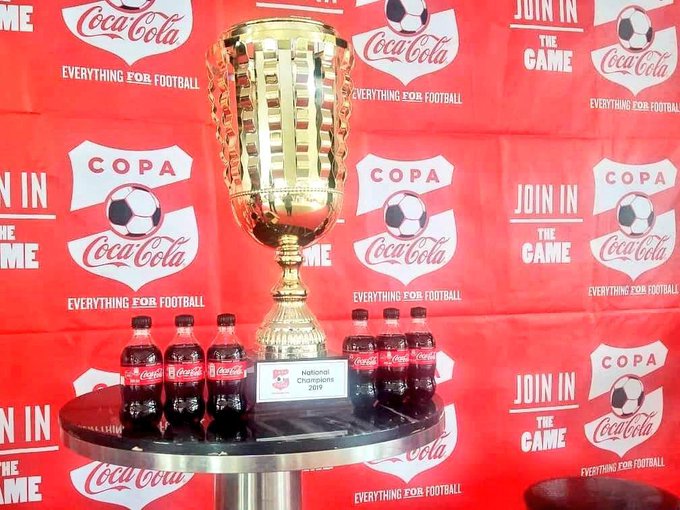 judodele's tweet photo. FT: Kitende 3-1 Jinja SS.
St Mary's school kitende makes it 9 copa @CocaCola trophies in total🏆. Now equalling Kibuli-SS. Congrats 👏 @SMASK_School #COPAUG2019 #GameOnX https://t.co/OJwoSL91C4