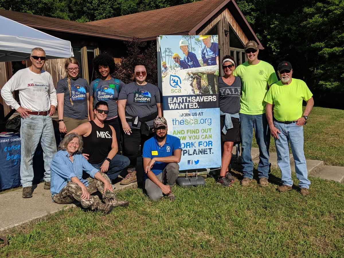 AllyRat14's tweet photo. Excited to be out with @DomtarEveryday serving at Jefferys Cliffs today! @the_sca #hawesville #Kentucky #jefferyscliffs #conserve #Nature #YouthPower #volunteers #volunteering #MayDay https://t.co/JABaMe1fh4