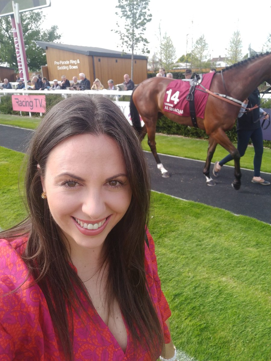MissBlogger007's tweet photo. She's looking great!!

#newbury https://t.co/I7lGX104u0