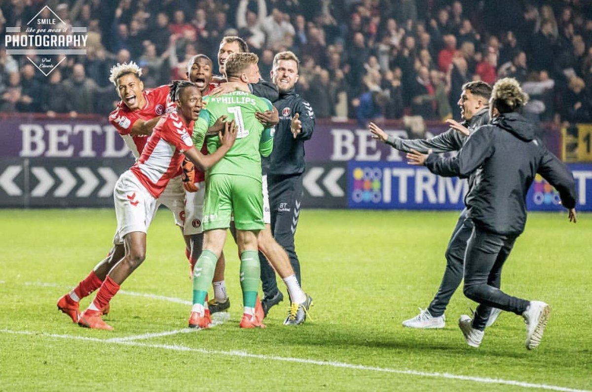 What an atmosphere! You dragged us back from the brink... Now we finish this together! 🔴⚪️ #Addicks #LT9 📸<a href="/pedwards72/">smilelikeyoumeanit</a>