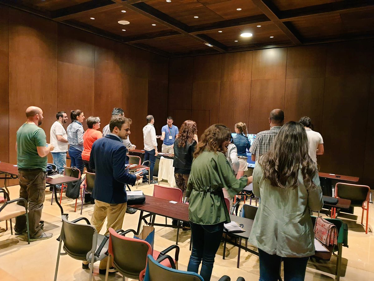 El taller de <a href="/idento_/">Idento</a> ‘Claves para potenciar tu publicidad online y crecer en Google y Facebook’ de #econgress19 es todo un éxito 🎉
Nos encanta que aprendáis con nosotros 😎