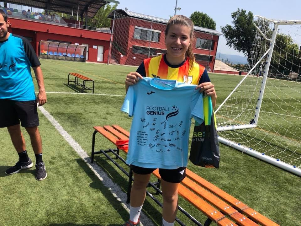 Enhorabona <a href="/Gemmafont_25/">GEMMA FONT</a> per formar part del primer equip femení espanyol en jugar una final de Champions. Premi més que merescut. Segueix així 💪💪 #meritocracia #futfem <a href="/FTBLL_Genius/">Football Genius</a>