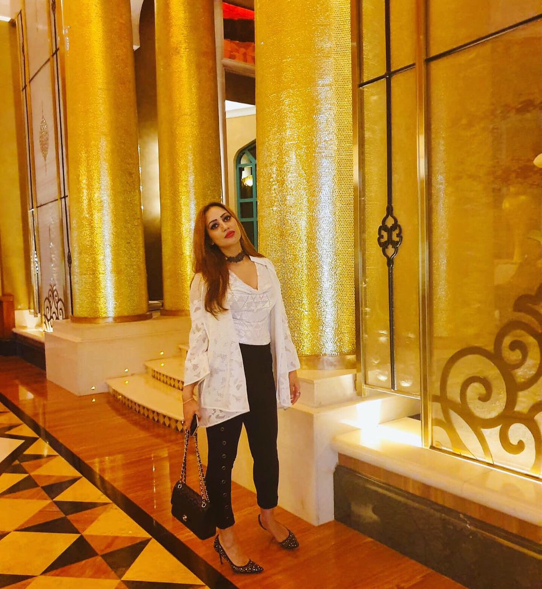 SaniaAAnsari's tweet photo. Dressing up is a form of good manners 👸🏼
#SaniaAnsari #UAE #Canada #mydubai #WomenPower #Pakistan #Blessed #AnsariGroup #WonderWoman #Queen #Humanitarian #Top100peopleinFinance #Whoswho #thewomenscollection #FAAVM #globaltolerancefaces #worldbusinessleaders https://t.co/CUKC1QIfyK