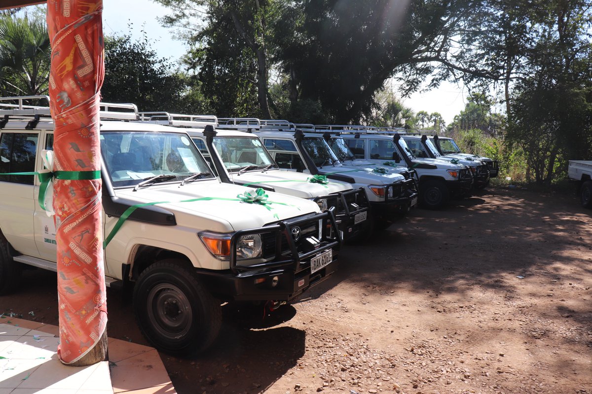 ZIFL_P's tweet photo. #ZIFLP officially hands over eleven vehicles to #DistrictsOfEasternProvince as well as to its #ImplementingPartners #FacilitatingEffectiveProjectImplementation #ImprovingLivelihoodsofRuralCommunitiesInEasternProvince. https://t.co/TSvLnMJDWp