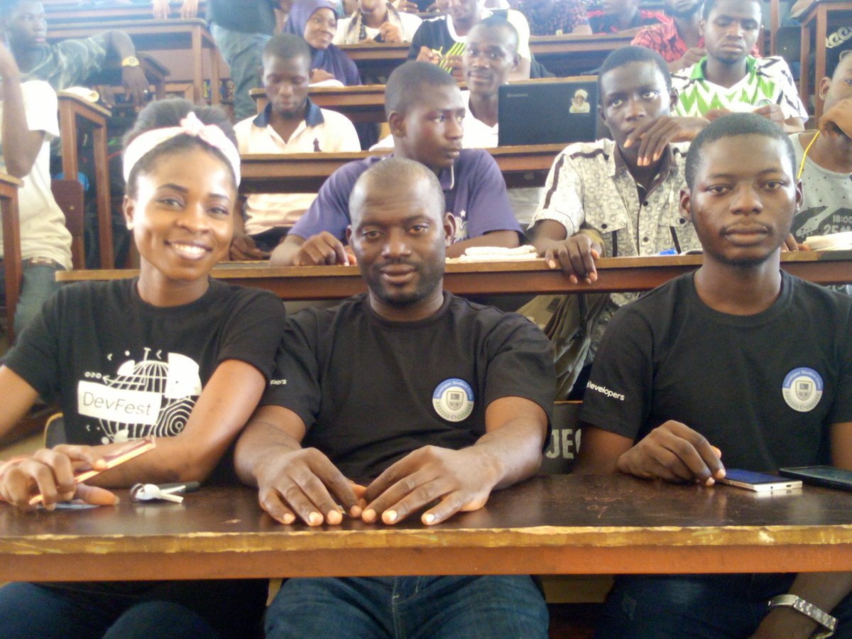 zaarab001's tweet image. @aslapai The president and other staffs of @jdlabng Live at @dscibbul #GoogleIOExtentend19 and #dscibbulshowcase