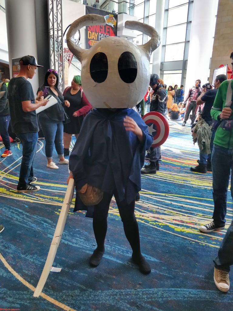 boris_81's tweet photo. Me emocioné al ver the Knight de #HollowKnigt 😍
#prcc #PRComiCon #Cosplay https://t.co/l6E98DEnMW