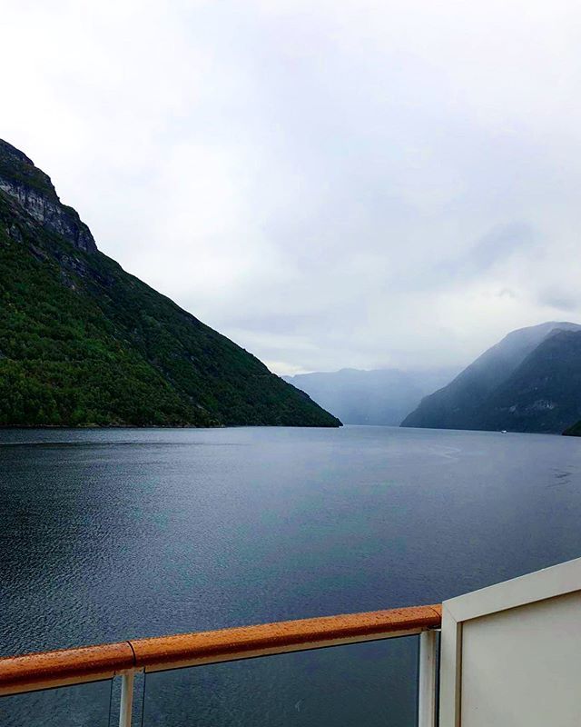 Neue_Meere's tweet photo. G E I R A N G E R F J O R D, NORWAY
•
#Throwback ♥️
#AIDAsolMomente #reisen #wellen #norway #norwegen #fjord #cruise #cruiseship #aidacruises #love #liebe #hobby #urlaub #travel #travelblog #travelblogger #followmearound #auszeit #aussicht #kreuzfahr… https://t.co/6ftMDLU1md https://t.co/PRgrWpS0oA
