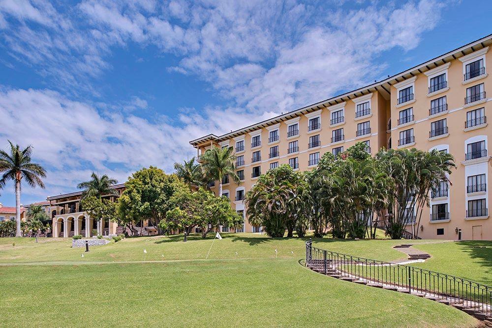 MarriottCR's tweet photo. happy weekend! https://t.co/tDXD0cxNOl