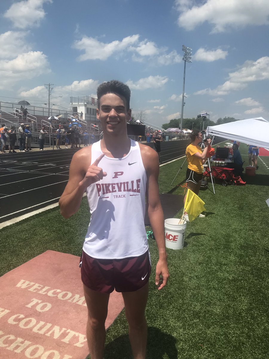 #NewHardwareAlert: Congratulations to Harrison Booher for winning the 1600m Run Region 7A Championship with a time of 4:44.30! #WinningIsContagious