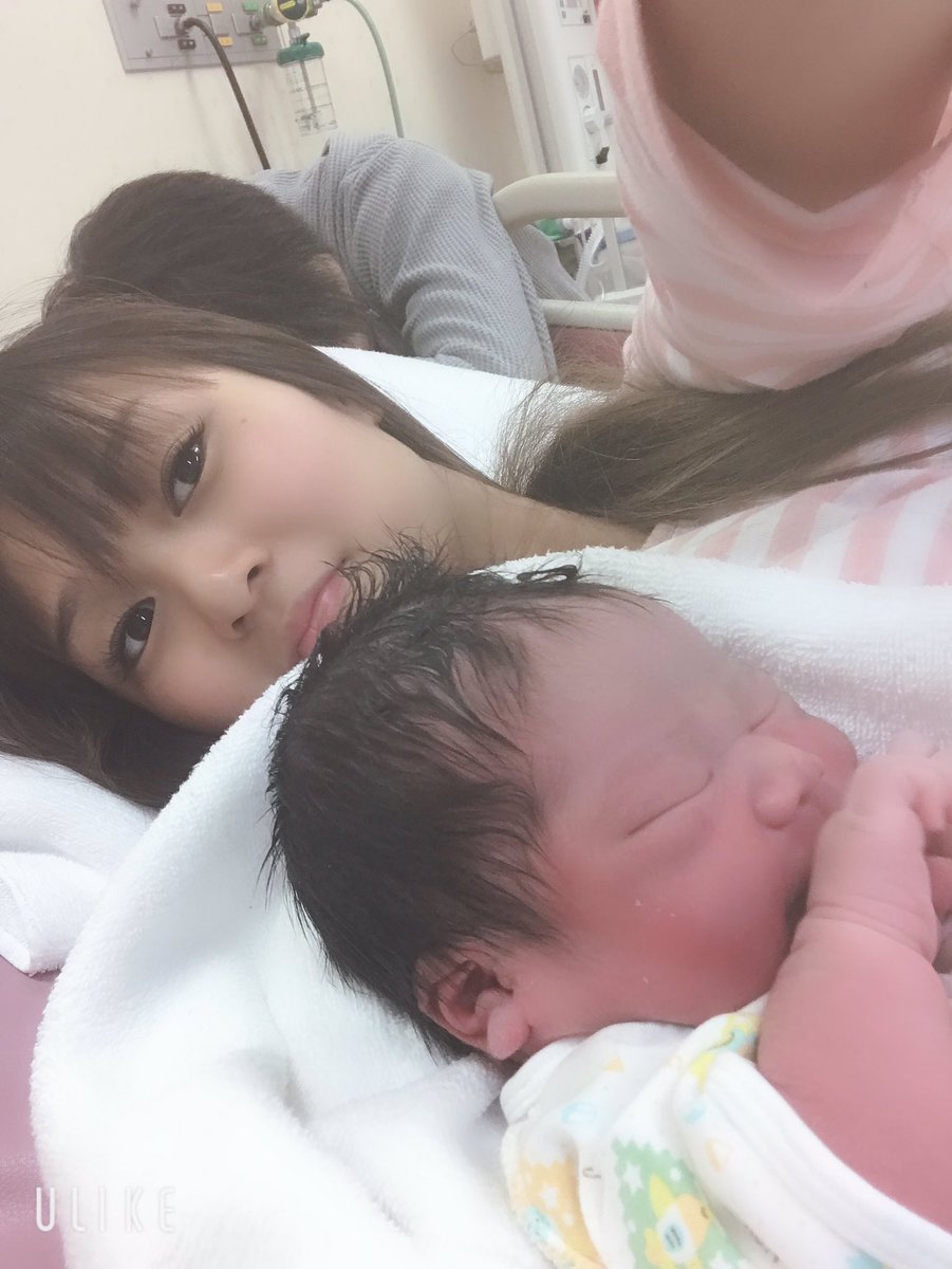 tsmnnk's tweet photo. 令和元年5月18日 AM4:24
身長 52㎝
体重 3276g
對馬家第2子となる長女を出産致しました👶🏻💓
名前は對馬 美蘭(つしま みら)です❤️
皆さまこれから、どうぞよろしくお願い致します🙇‍♀️✨ https://t.co/VSW1wPj6uE