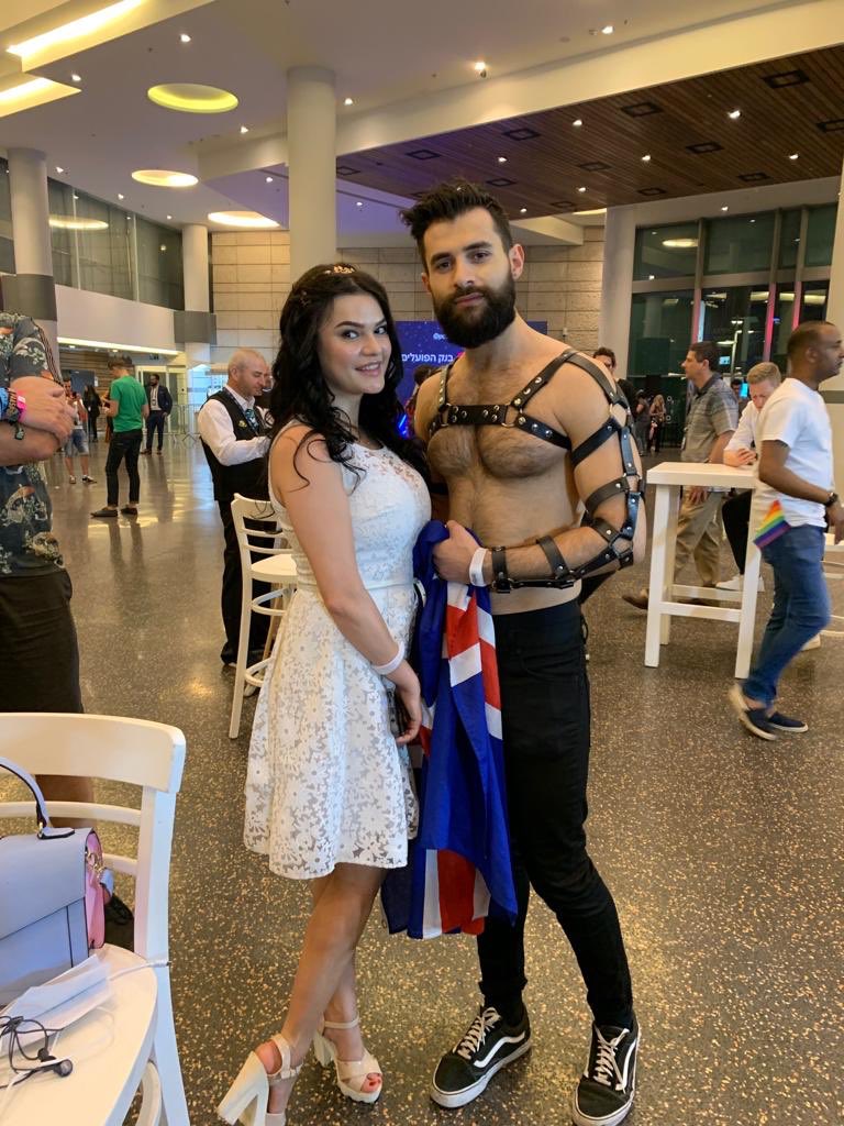 In Tel Aviv feiern Fans den #ESC2019 in der Halle und im Pressezentrum. @BILD_Promis