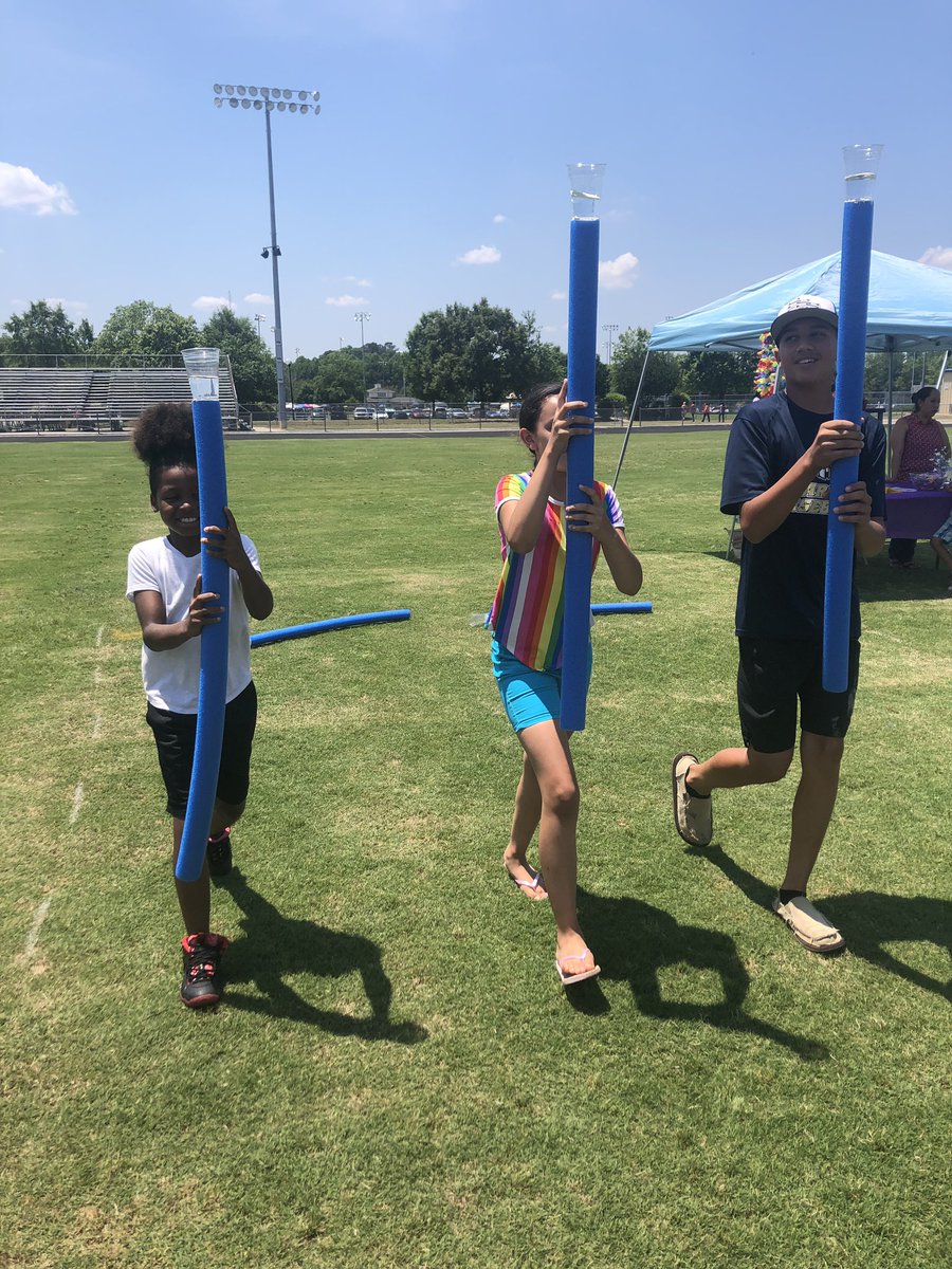 CarsonCat1's tweet photo. Third Annual #SSStrong Day! It was hot but FUN! Thanks to all who came out! I ❤️ living and serving in our community!! #dynamicdolphins https://t.co/pNcNa1P8zB
