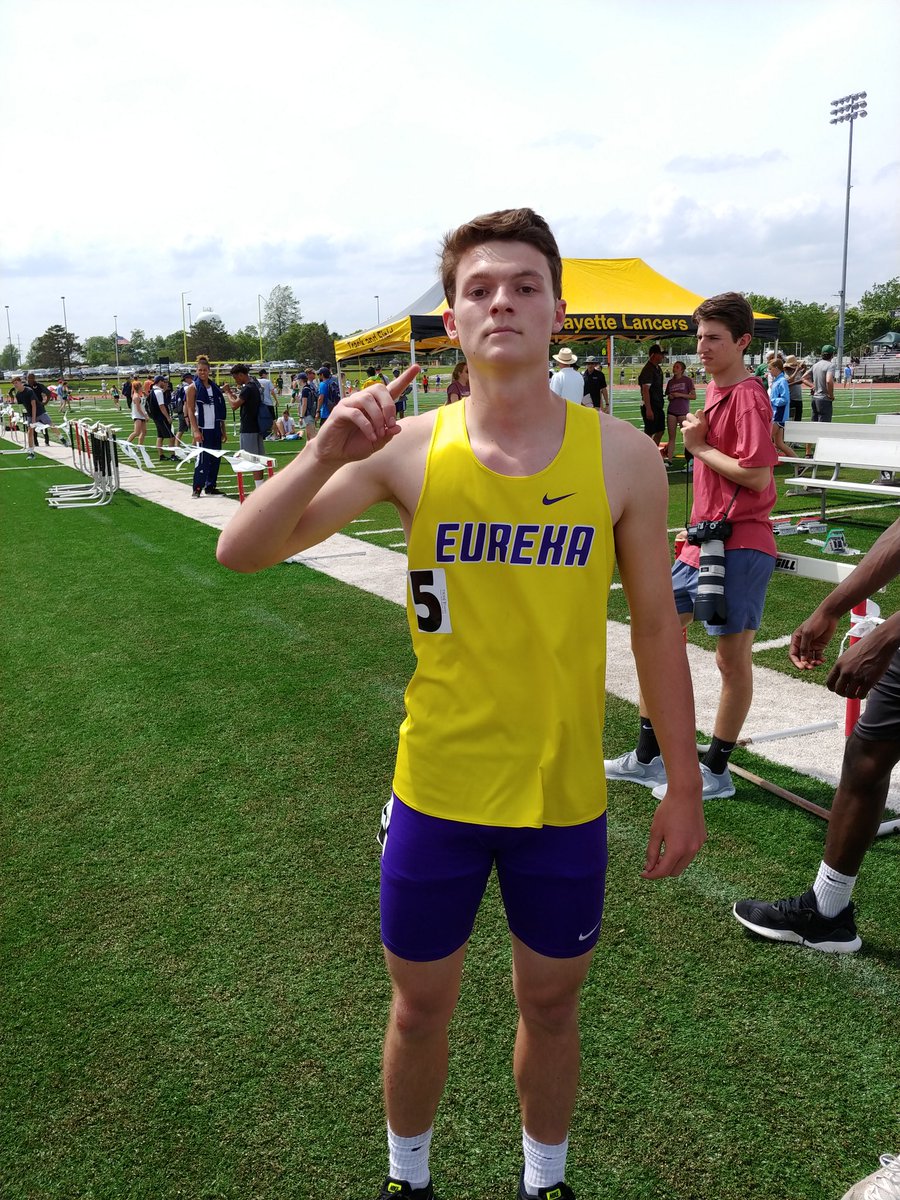 EurekaRunning's tweet photo. Stephen Beeler qualifies for his second event by finishing 2nd in the 300 hurdles. https://t.co/AvcmY4RbPu