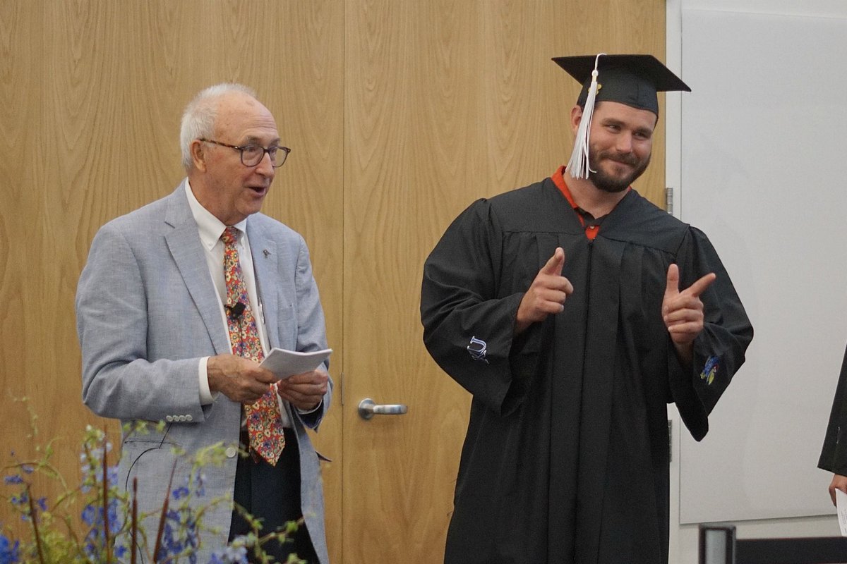 KUGeology's tweet image. Congratulations, Graduates! #KUGraduation #KUGrad #KUGeology  @KUGradStudies @KUCollege