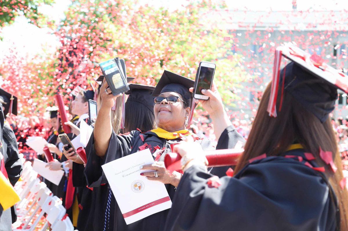 sjuhawknews's tweet photo. Congratulations to the class of 2019 #HawkHillGrad19 https://t.co/X3YDRmejVY