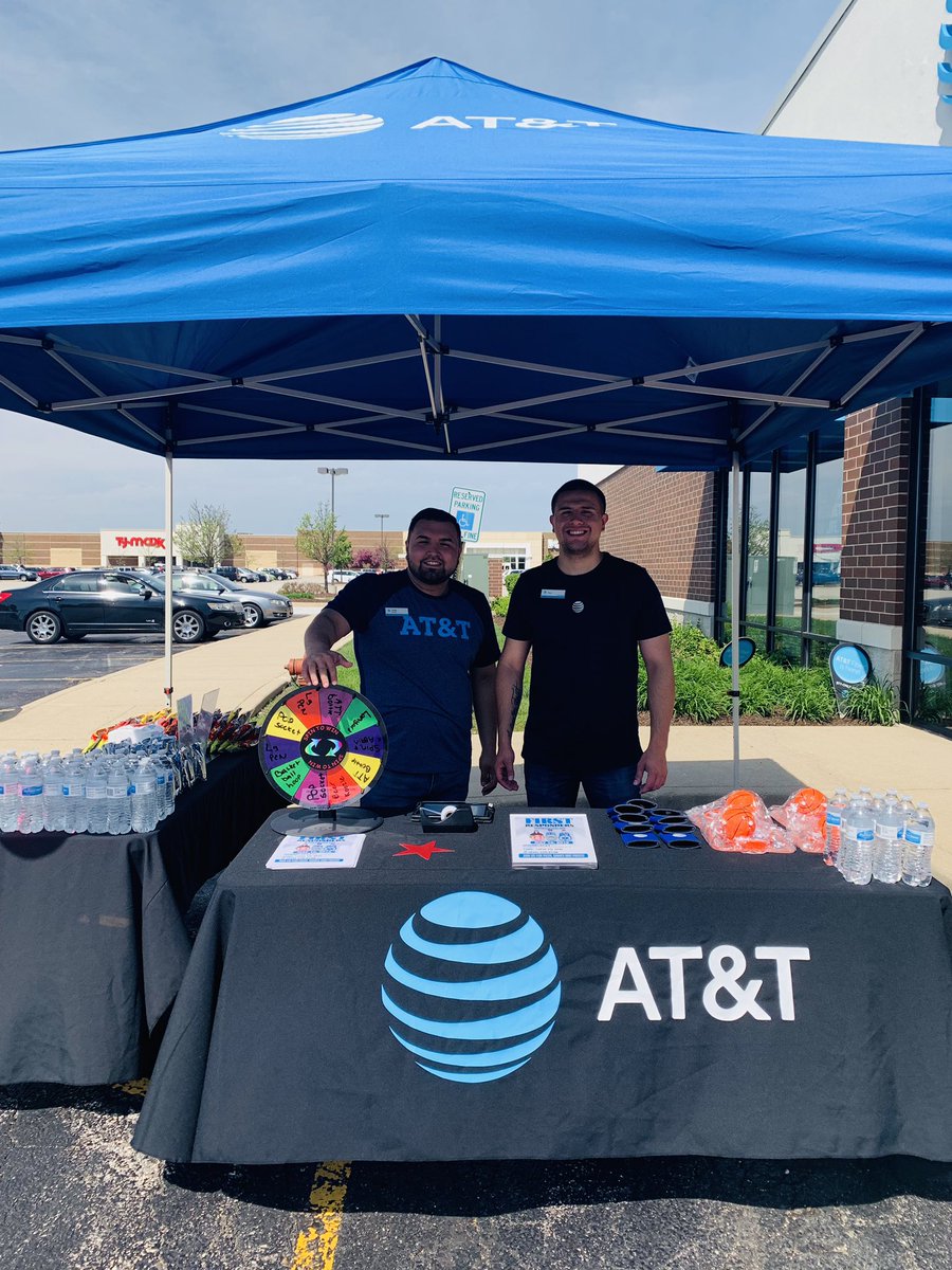 AerieMe's tweet photo. Come visit us at the AT&T store in South Elgin for our First Responders Appreciation day. Let us give back to you for all that you do! ๐จ๐๐๐ #FirstNet #SunnySaturday #KeepGettingExcited #GLMFUN @theprinciple77 @JosueQ_GLM @joe_boxer44 @TomMonahan10 @GreaterLakesMkt https://t.co/icjYAUzgzA
