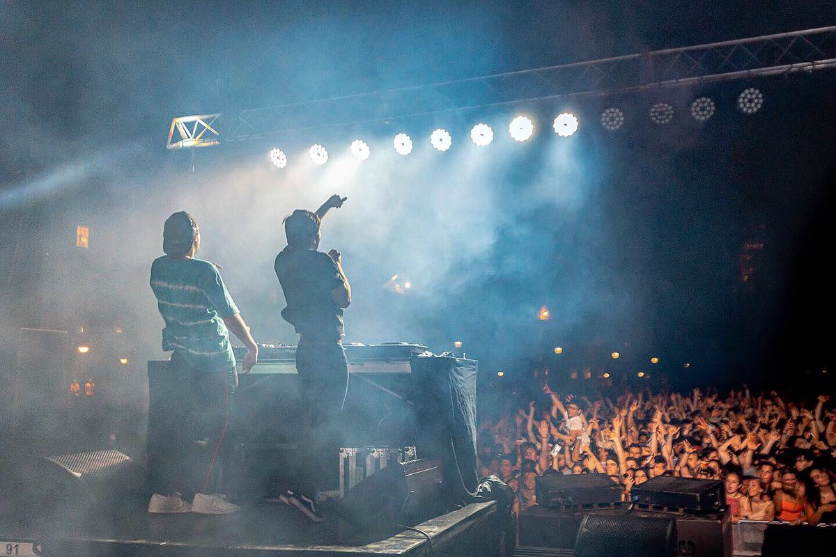 JESUS CHRIST THATS JASON BOURNE! y’all are wild Dartmouth, thanks for getting jiggy with it. had to take a propeller plane to get to you &amp; it made Matt scream like a little schoolgirl so thank you for that too 💙