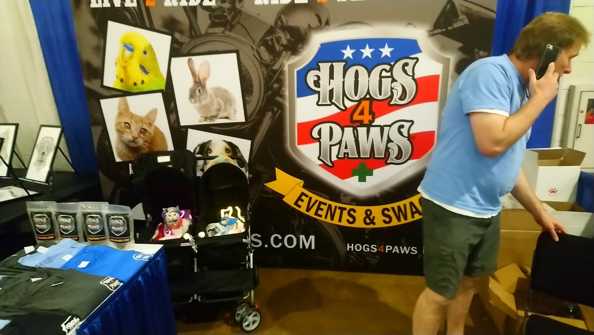 BooTheDeafKitty's tweet photo. Out at the Pet Expo
Sitting in the booth with the wonderful people here at Hogs for Paws https://t.co/y3rSmE8G7y