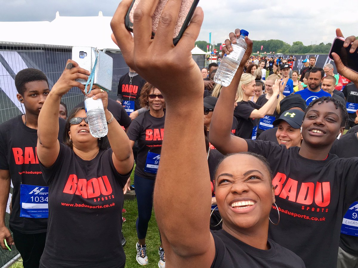 timgmorris's tweet image. Great to run the Hackney Community 5k today with friends from @BaduSports I’m sure all top athletes prep on the start line with mass selfies and high fives. If not, they definitely should! #HackneyMoves #TeamGoals #HackneyFitnessFestival #Hackney