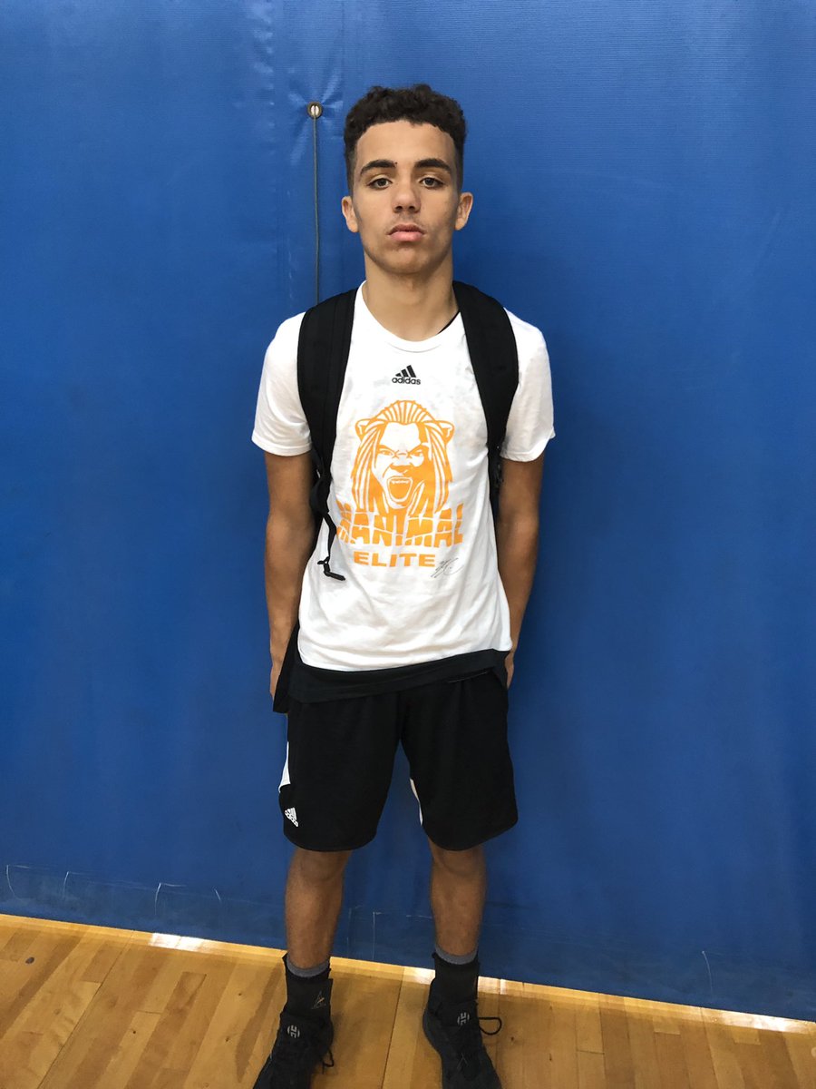 2023 6’1 PG Kenyon Goodin helped lead his team to a win over EAB with 12pts. He’s a tough competitor that has the ability to finish through contact and always looks to make the right play. Can be special.