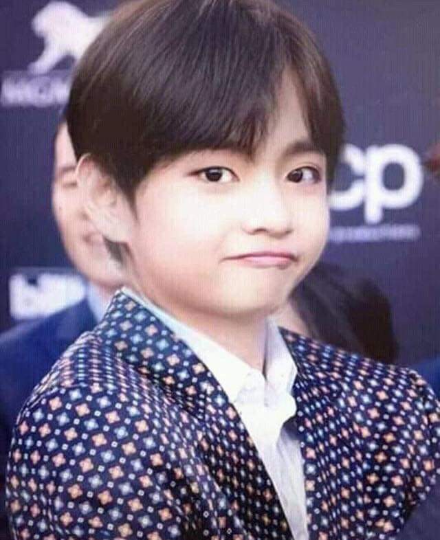 TaePiggky's tweet photo. Oh my baby
#wepurpletaetae
#WePurpleUTaehyung
#weneedBTS
#weneedTaehyungie
#BTSalsoneedtaetae @BTS_twt
💜💜💜💜💜 https://t.co/4lyGE946JT