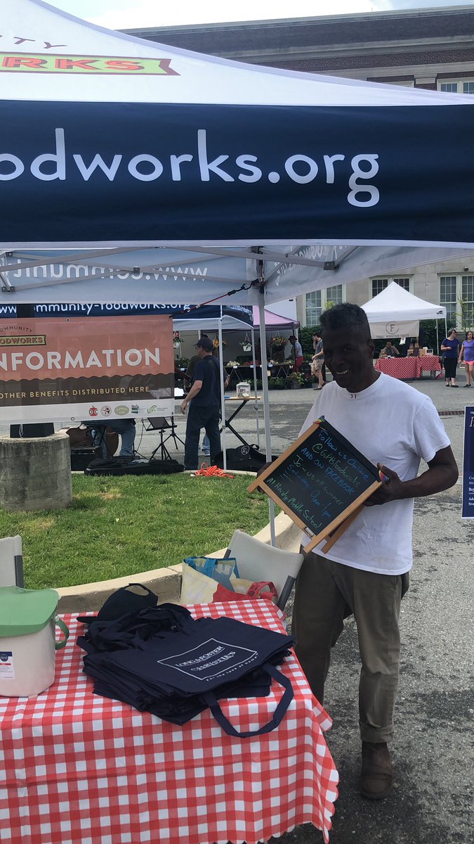GPBFoodworks's tweet photo. @gloverpark @BurleithDC Come on down to our opening day at the market! #GloverPark #Burleith https://t.co/AuHB5E6js9