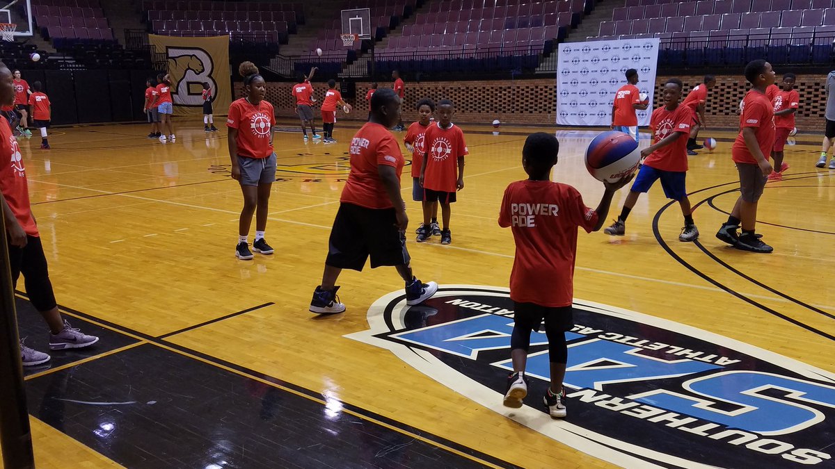 BcsLets's tweet photo. All three gyms are on the move at Birmingham Southern College for the Let's Move Bham Tip-off Club Basketball camp! We are learning and moving! @shuff13 @BhamHoops @prwill1052 @DrMarkSullivan @asahperd https://t.co/9NLQvK0vnb