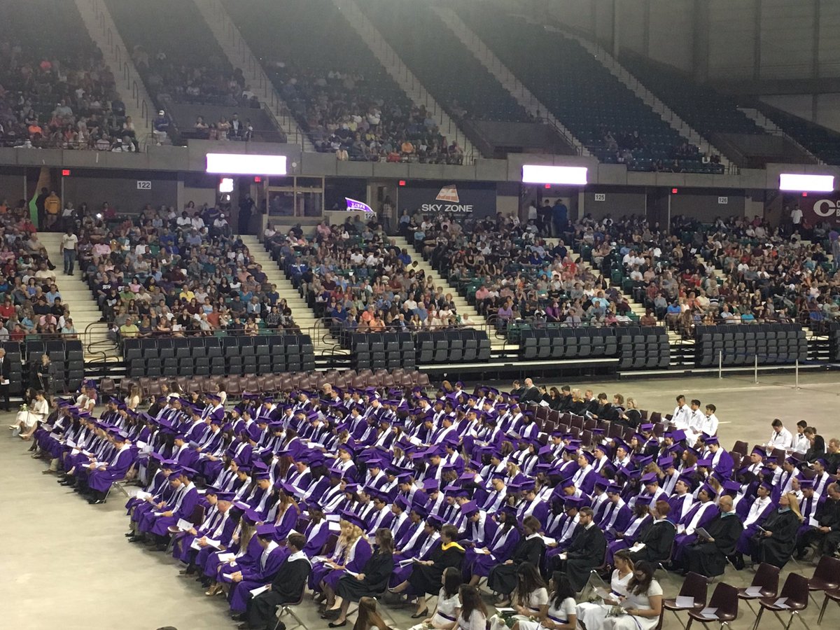TPSWhitson's tweet photo. Congratulations Class of 2019! Topeka West! https://t.co/5v63jt6wrz