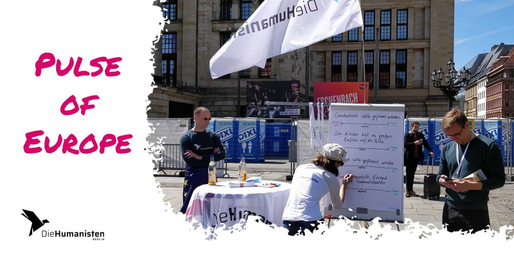 PdH_BE's tweet photo. Letzten Sonntag waren wir bei #PulseofEurope in Berlin mit unserem Flipchart am Start, diesen Sonntag werden wir bei #EinEuropaFürAlle sein, diesmal ohne Flipchart, aber mit Flyern! Wir sehen uns dort!
#VisionBRE #Europawahl2019 https://t.co/2T9g9tIkyB