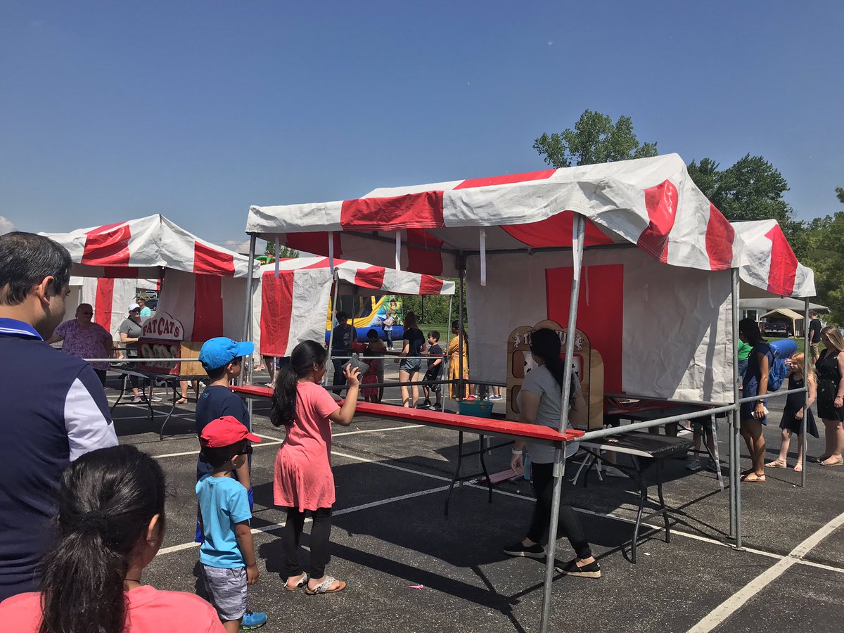 traceylcarson's tweet photo. It's a beautiful day for the @MasonSchools community to say goodbye to Western Row Elementary at this FREE #CommUNITYCarnival! https://t.co/oBxWdATND2