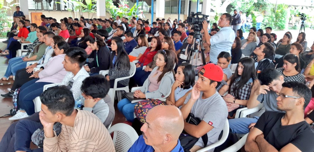 CastanedaMined's tweet image. &quot;Queda en manos de la nueva gestión un acuerdo para que los 40 mil estudiantes de Modalidades Flexibles que reciben clases sábado y domingo  reciban su paquete escolar también&quot;