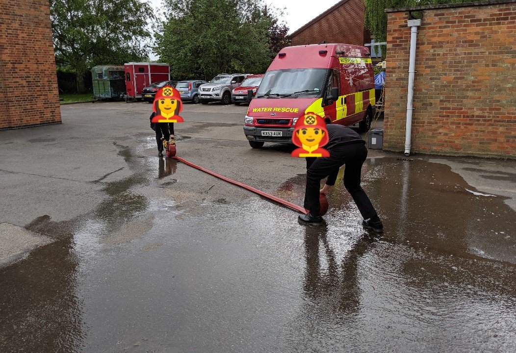 This genuinely made my day when I turned around to see this 🤣

***Please note this is not staged***

#firefighter #firefighterfails #alwayslearning #backtobasics #cantstoplaughing #ladyandthetramp #firehose #whoops