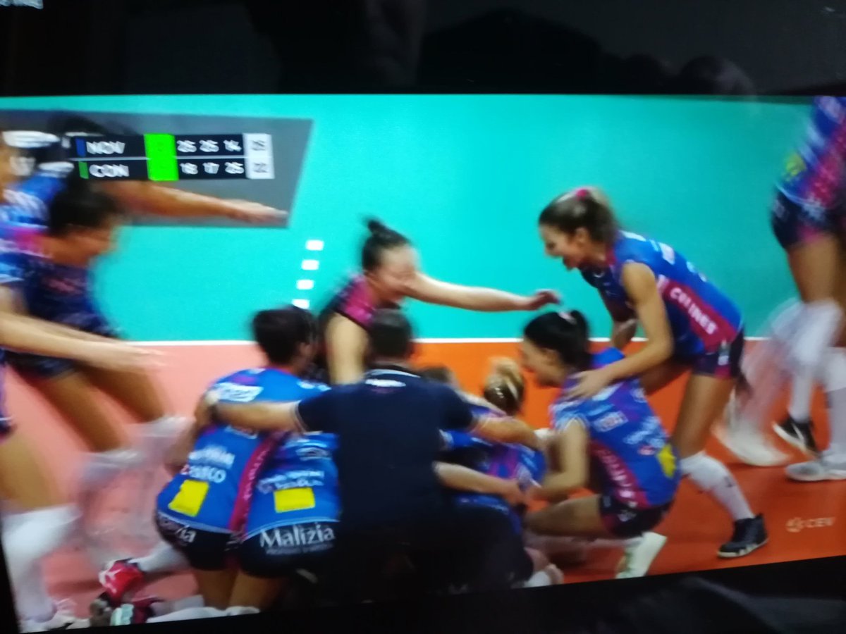 darkokerim's tweet photo. "I pronostici non contano nulla" [#Zorzi su @DAZN_IT] è #championsleague 🏆 #SuperFinalsBerlin 💙💙💙💙💙💙💙💙💙💙 @IGOR_Volley 💙💙💙💙💙💙💙💙💙💙 #NovCon 3-1 25-18;25-17;14-25;25-22 https://t.co/To0G9iv1zO