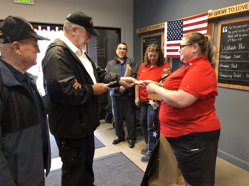 georgiluippold's tweet photo. @SouthwestAir Yesterday Team SMF has the honor of participating in a flightless Honor Flight, honoring our veterans who couldn’t fly!!! What an amazing and moving experience to be a part of!!!! https://t.co/5eLaZwzORw