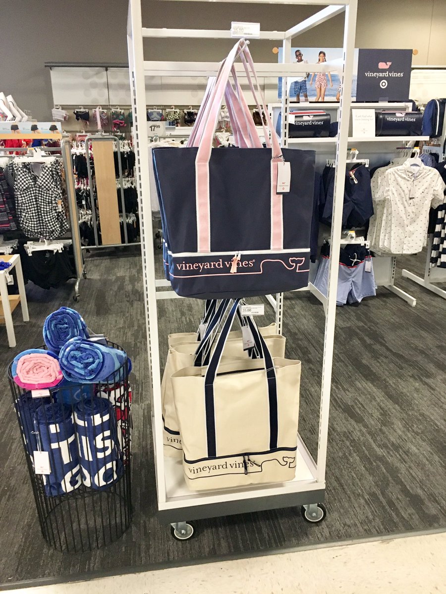 Introducing #vinyardvines here <a href="/Target/">Target</a>  🎯🎯The team is loving all this brand has to offer. T2349 #TargetStyle #vml #TARGET  @garadasimmons @tracyacurry1 <a href="/salamlazkani/">salamlazkani</a>