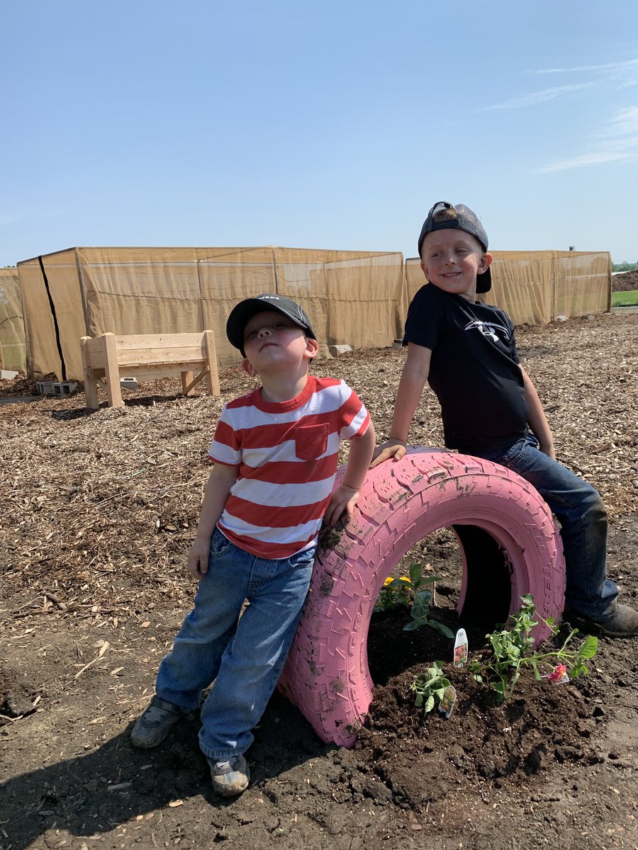 DeweyMann309's tweet photo. Spent a little time this morning @CFAES_OSU #Waterman, checking out the #unityfridge project. My ‘lil farmers’ only lasted about 90min, but we had fun helping #MaggieGriffin and team. https://t.co/JZfS1xDEH7