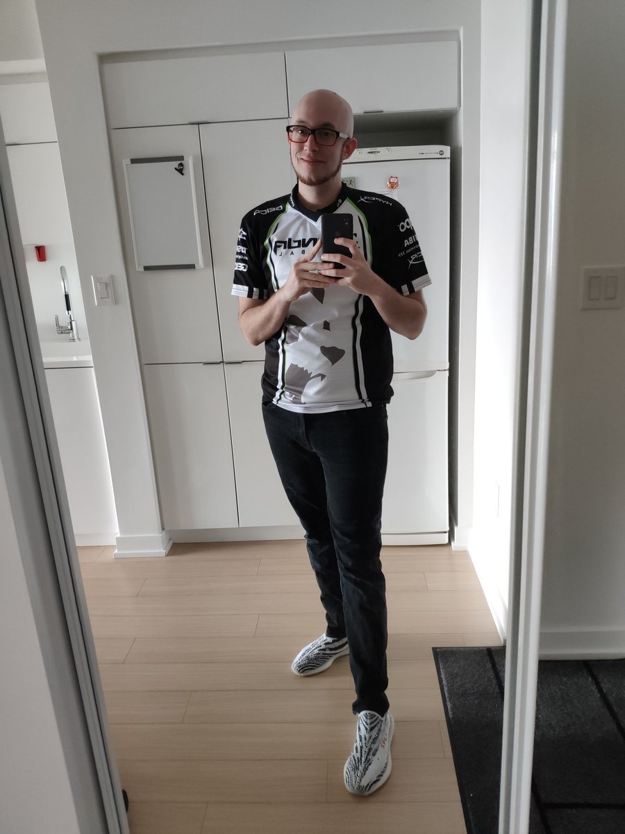 Esam G7 On Twitter See The Light As It Shines Off My Head