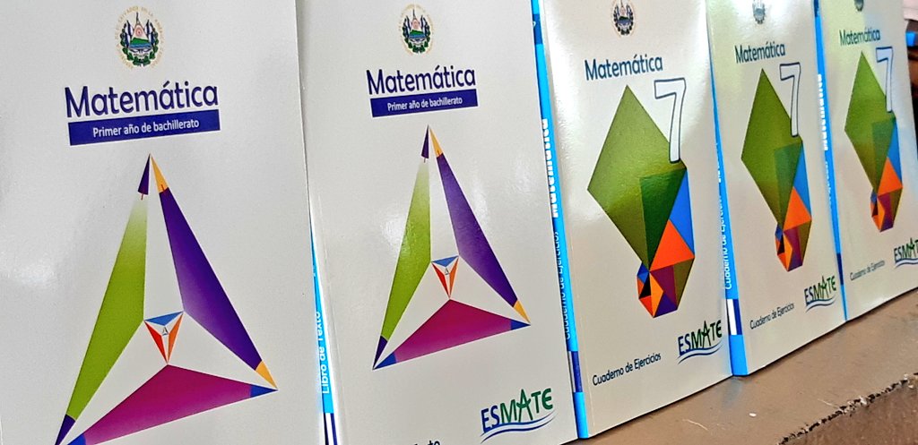 CastanedaMined's tweet image. Entrega oficial de 47,994 libros del programa de mejoramiento de aprendizaje para educación básica y media (ESMATE) que beneficia a 40,474 estudiantes de modalidades flexibles.  @presidencia_sv @Modalidades_sv @GobSV_Comunica @sanchezceren