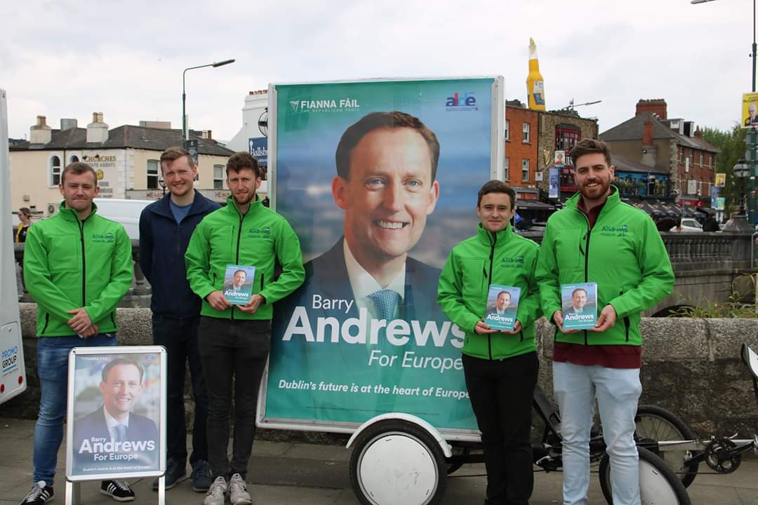 conorgallo's tweet photo. It was great to see a strong @OgraFiannaFail showing this afternoon at the joint canvass for @Andrews4Europe and @malcolmbyrne. #MakingEuropeWork #EP2019 #LEIvMUN https://t.co/4huiynOebc