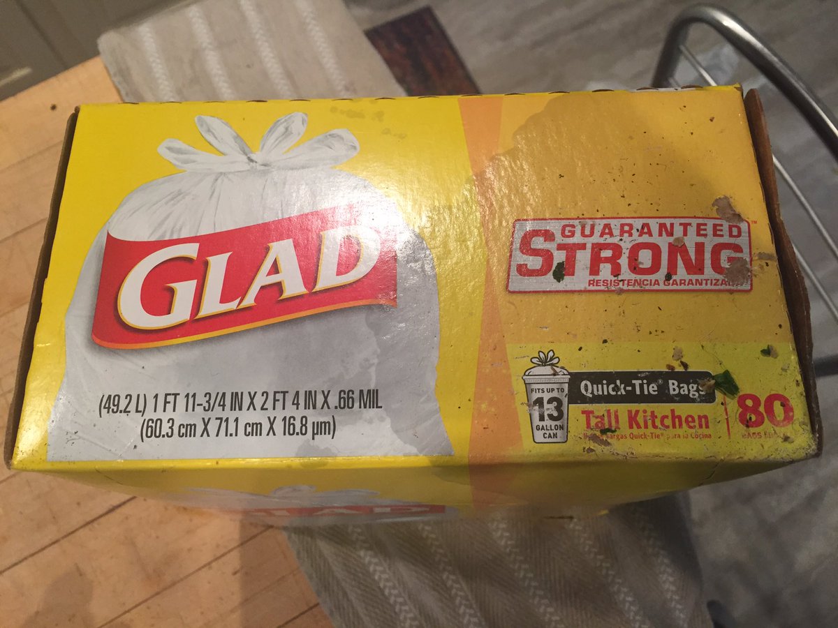 rlthompson08's tweet photo. @gladproducts Please label any artificial scent on your products!! I intentionally bought the product that did not list added Gain or perfume and was hit with an eye watering scent when I opened the first bag. Some of us don’t want those additional toxins in our homes!! https://t.co/HTWuzg3Pro