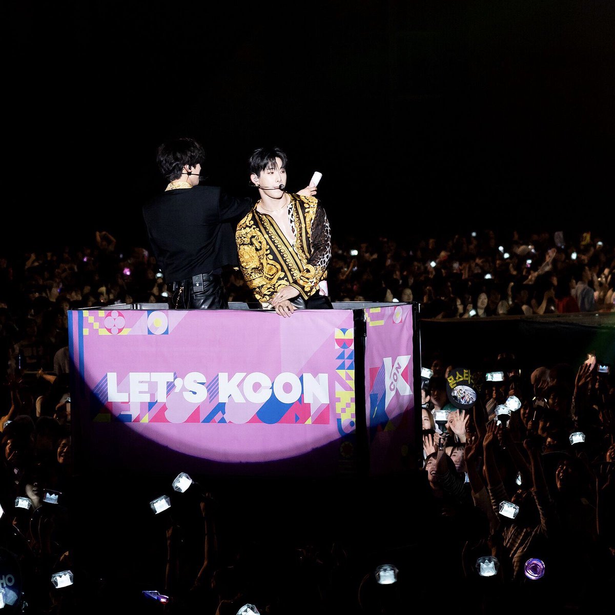 [มารู้จัก #KCON2019JAPAN   ]

ไฮไลท์วันนี้ 
#KCON2019JAPANXMCOUNTDOWN ! ศิลปินที่ชอบที่สุดในวันนี้คือใคนกันบ้างเอ่ย
#MONSTAX 

#KCON   #KCON2019JAPAN  
#KCON2019THAILAND