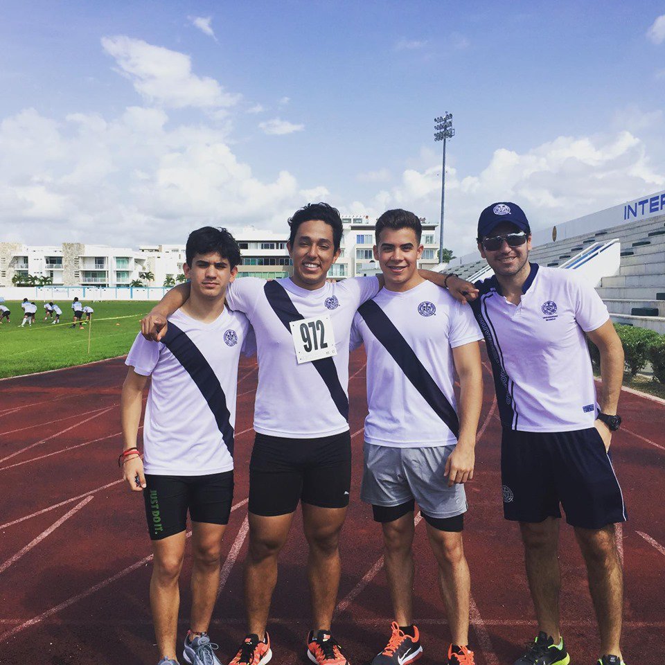 unimodelo_ch's tweet photo. Excelentes los resultados de los alumnos de la Preparatoria Escuela Modelo #Chetumal que participaron en el #Interprepas2019 en #PlayaDelCarmen #QuintanaRoo 
Sigue nuestro hilo ⬇️🔻
#PrepaModelo #SéModelo #Deporte 
@LeoRod10 https://t.co/1Q4VxK7mXW