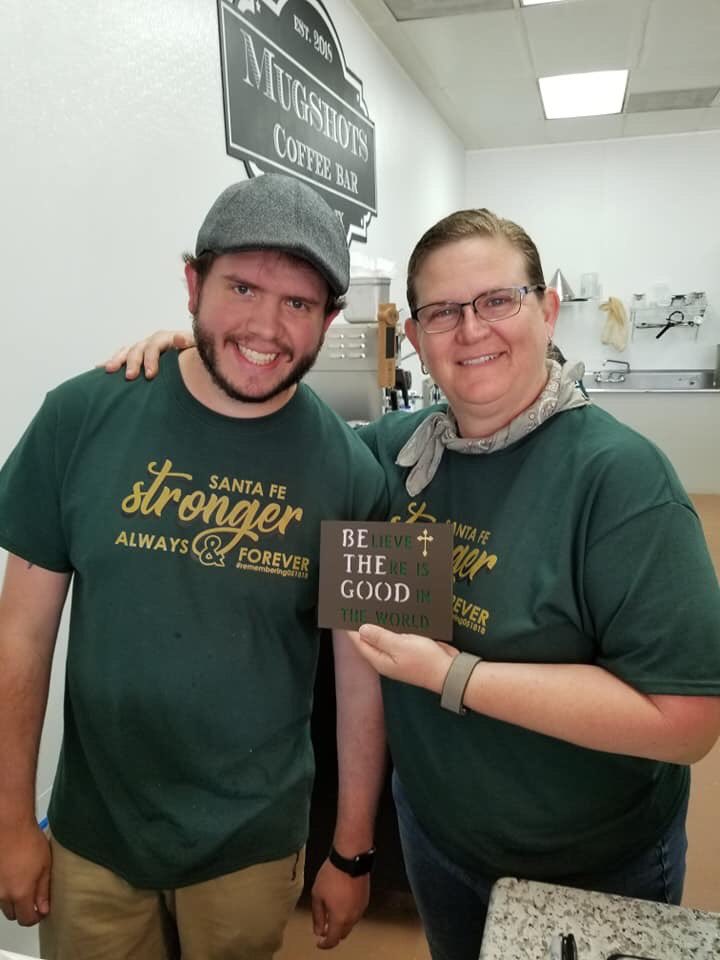 CTC_TX's tweet photo. Our first #randomactoflove this morning with #TheHonorNetwork at Mugshots Coffee Bar in #santafetx in honor of our 10 angels. We left $200 for the coffee for the people behind us. #honor10 #coffeeislove #SantaFeAngels 💚☕️💛 https://t.co/MpoWUt90jf