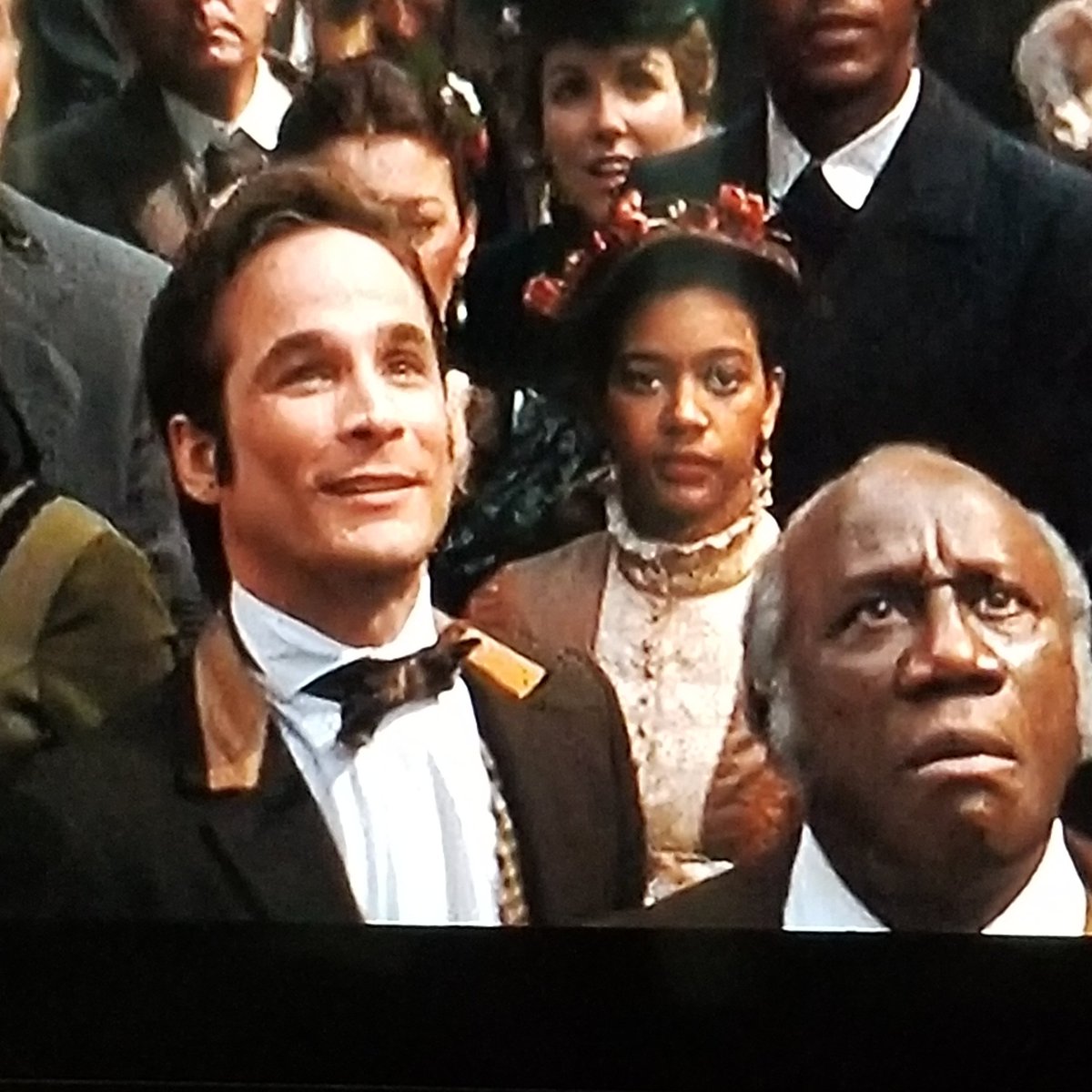 Sugarshack60's tweet photo. There's nothing better than to watch an old movie #Meverick and have three of your all time favorite #CountryMusic singers acting in it at the same time. What a way to start your Saturday. Love This Movie!
@Clint_Black @OfficialWaylon @Kathymattea09 https://t.co/qmBbr5k6lq