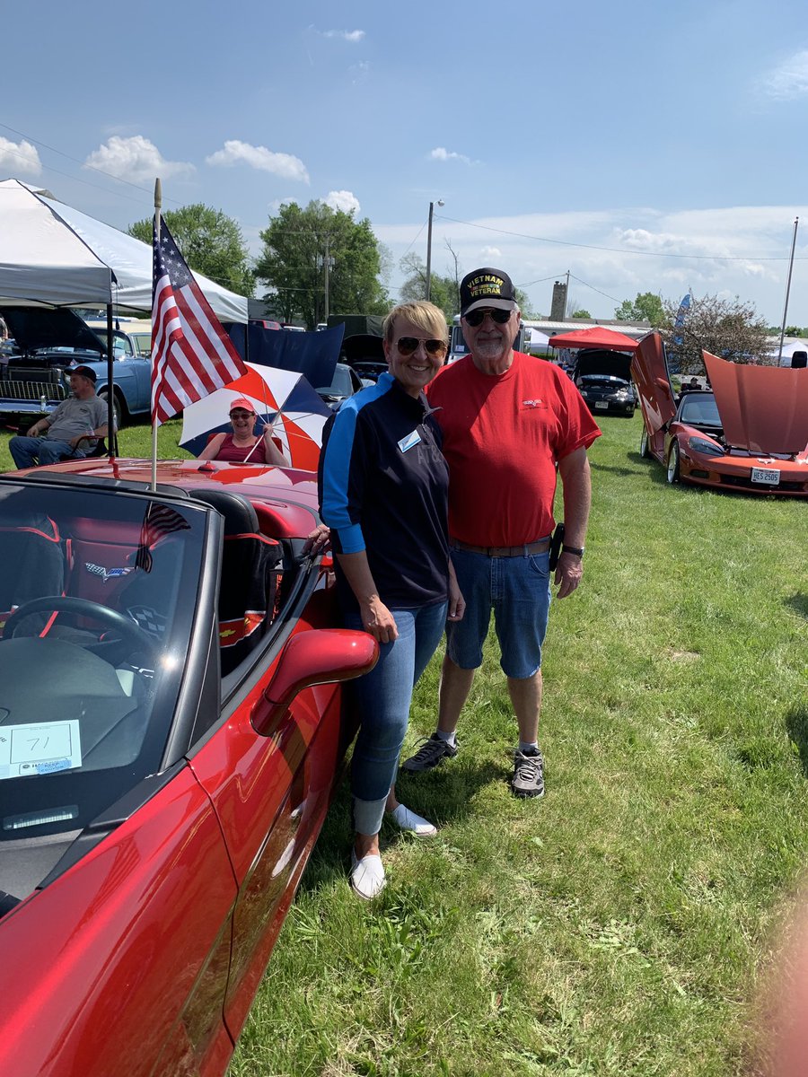 KellieRsc's tweet photo. @PhilK531 @STAR_N3R @ScottMoneyMcKee @emilywiper Meeting and greeting our Veterans at the car show!!! https://t.co/7dGrE1RuMB