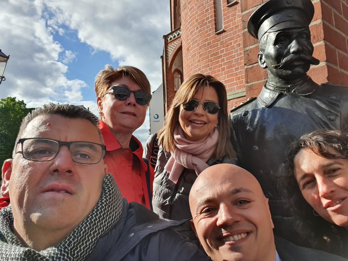 PepxSole's tweet photo. Camí a casa després d'una setmana entre Berlín (@AdChoisir) i Bucarest (@EASPD_Brussels) sempre amb gent d'entorns diferents buscant realitzar els #DretsHumans de les persones amb #discapacitat amb nous i millors #serveis de #support per superar #barreres a la #inclusió #crpd https://t.co/Pe2Tqm4xtk