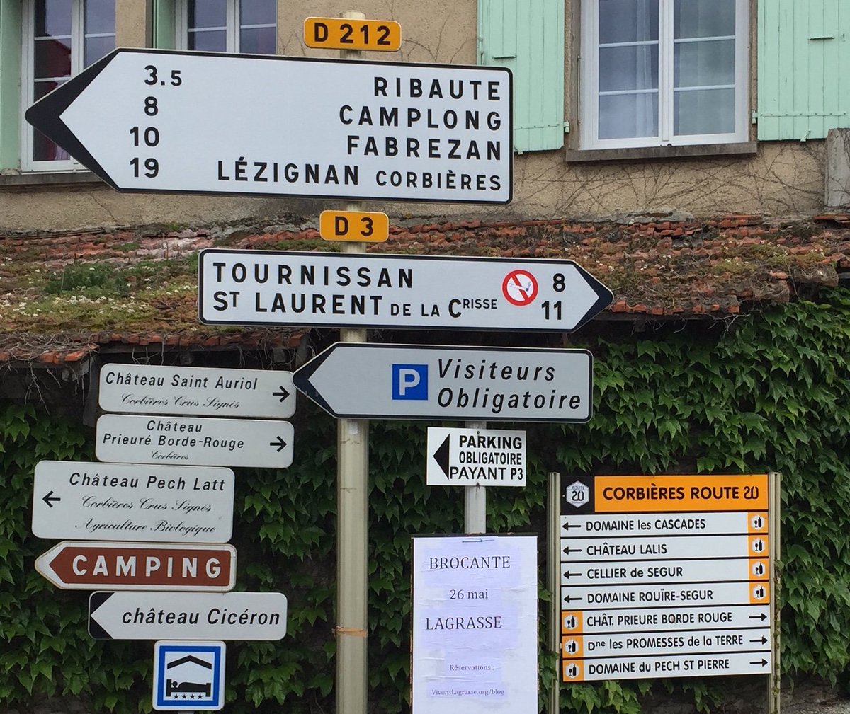 VivonsLagrasse's tweet photo. Réservez votre emplacement de #brocante à #Lagrasse #Aude, un des #PlusBeauxVillagesDeFrance!
Il n'y a que 5 #brocantes en 2019. Le 26 mai, ce sera la première! Les recettes des emplacements sont entièrement reversées à la coopérative de l'école.
https://t.co/7tEUlMV47o #PBVDF https://t.co/hxuIi26wdf