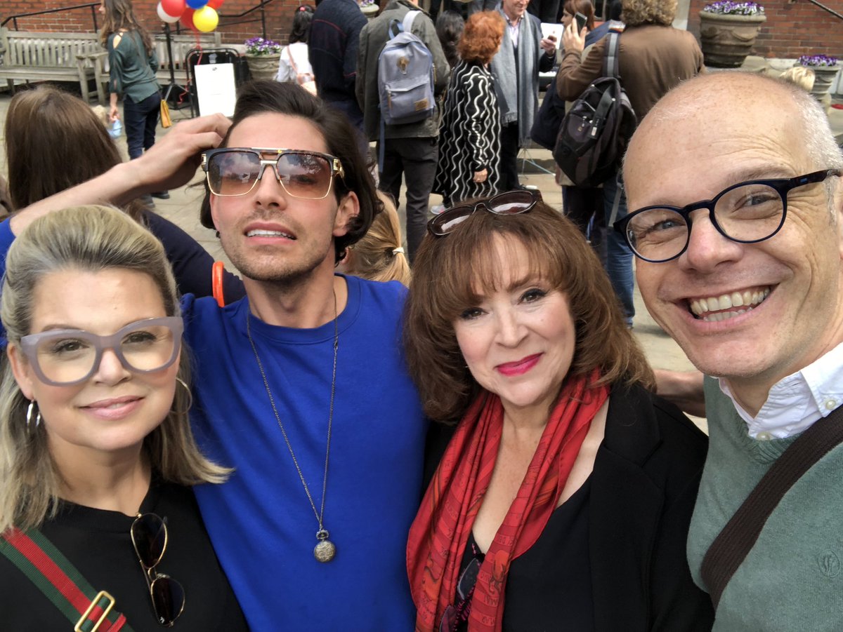 sundayshowtunes's tweet photo. We had the most fun this morning at the #WestEndFleaMarket @ActingforOthers. Listen in tomorrow for our interviews. https://t.co/qybMKiID2y